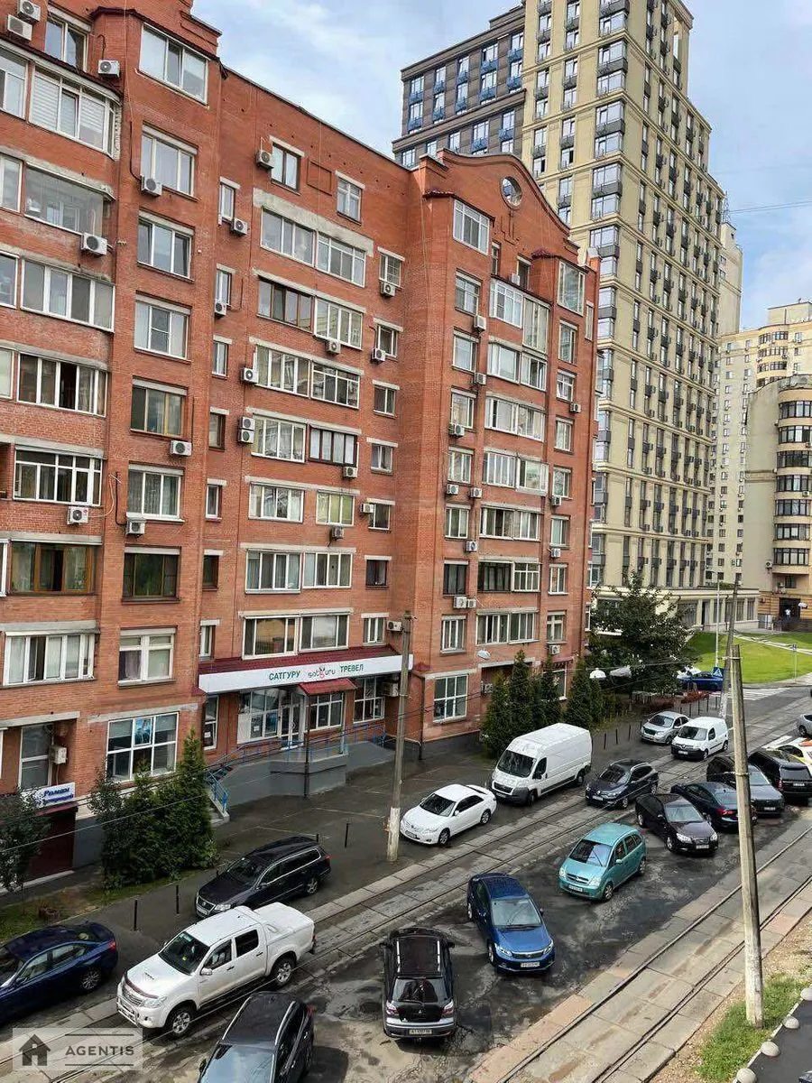 Apartment for rent 3 rooms, 135 m², 3rd fl./12 floors. 66, Dmytrivska 66, Kyiv. 