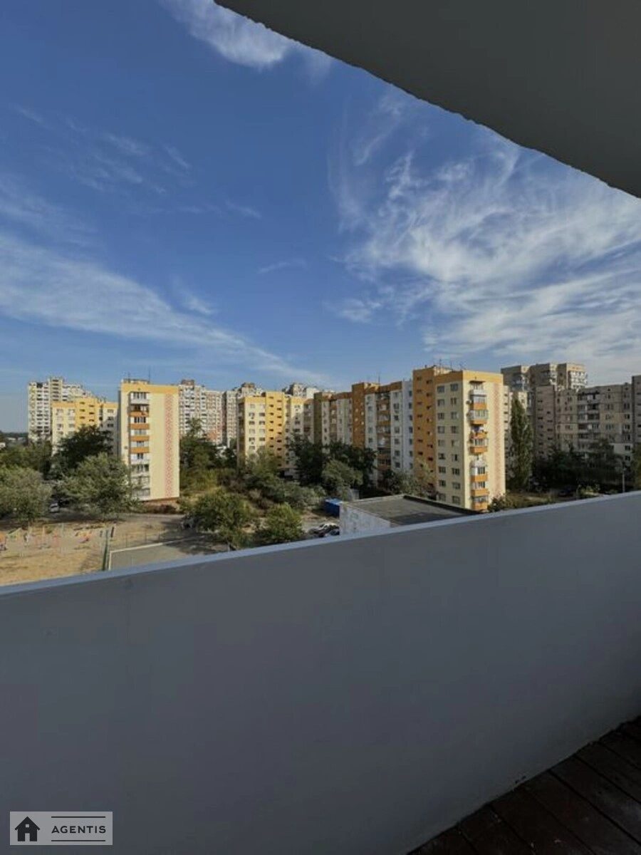 Сдам квартиру 1 комната, 40 m², 6 эт./9 этажей. Оболонский район, Киев. 