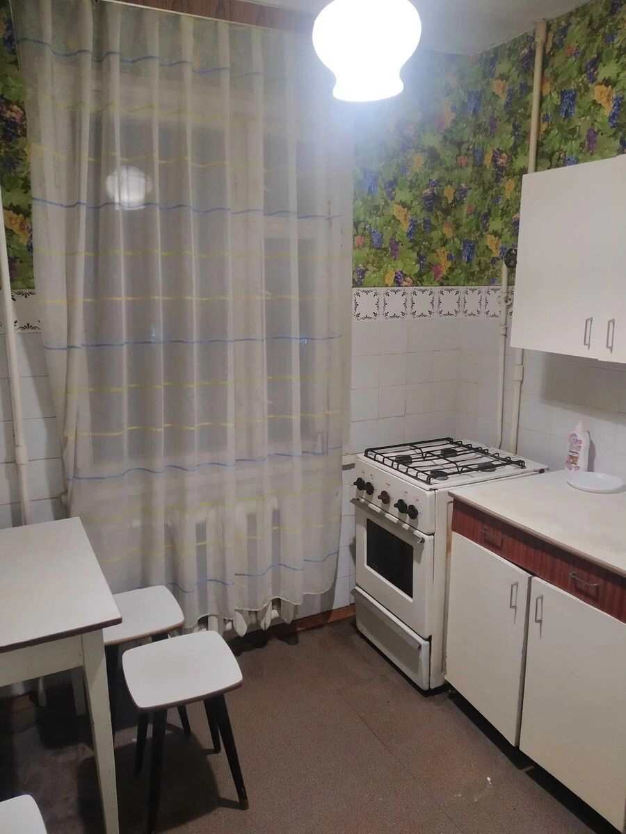 Сдам квартиру 2 комнаты, 46 m², 4 эт./9 этажей. 31, Олексія Тихого вул. (Виборзька), Киев. 