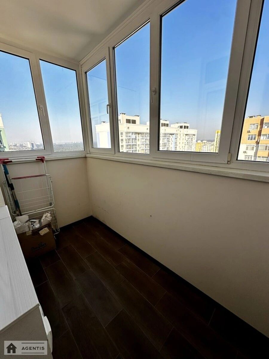 Apartment for rent 2 rooms, 64 m², 24th fl./25 floors. Voskresenska, Kyiv. 