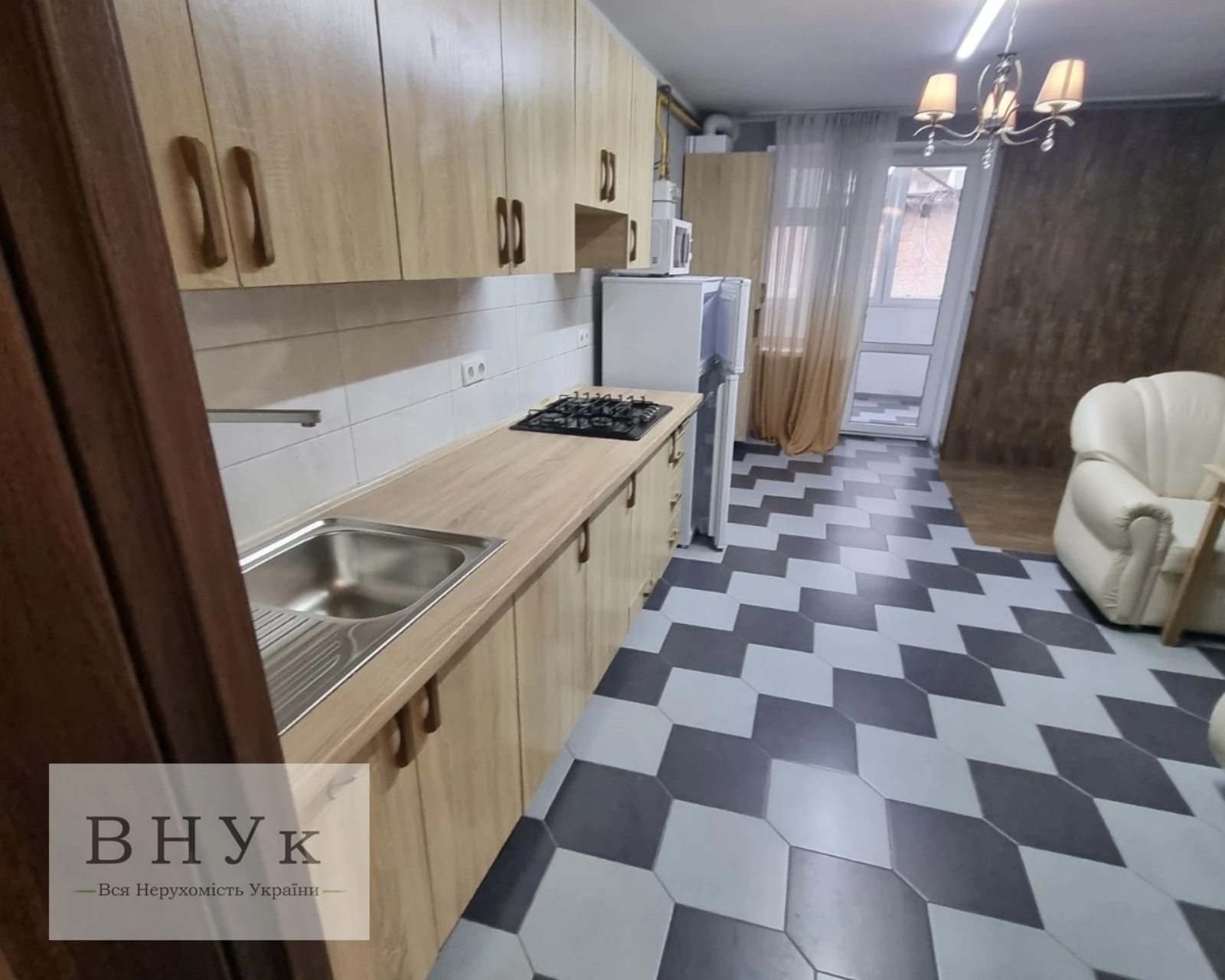 Продаж квартири 2 кімнати, 60 m², 1 пов./7 поверхів. Крушельницької С. вул., Тернопіль. 