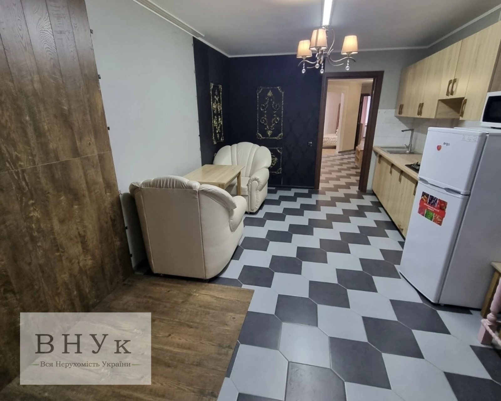 Продаж квартири 2 кімнати, 60 m², 1 пов./7 поверхів. Крушельницької С. вул., Тернопіль. 