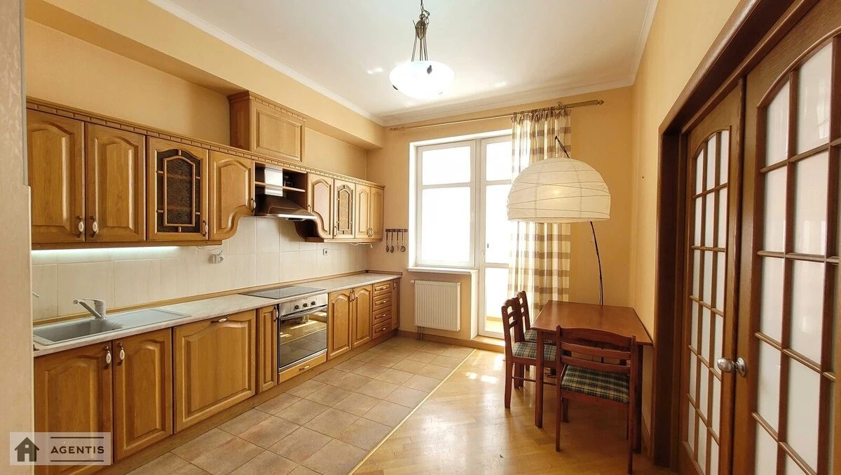 Apartment for rent 3 rooms, 129 m², 4th fl./16 floors. 32, Yevhena Konovaltsya vul. Shchorsa, Kyiv. 