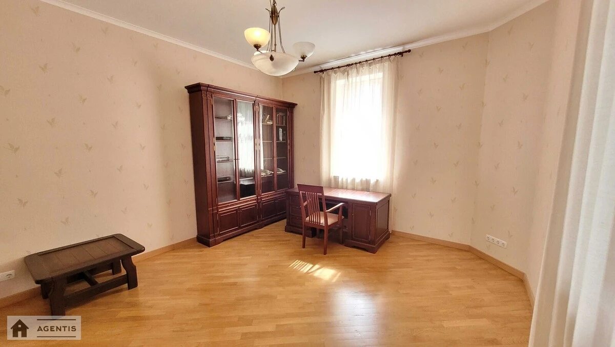 Apartment for rent 3 rooms, 129 m², 4th fl./16 floors. 32, Yevhena Konovaltsya vul. Shchorsa, Kyiv. 