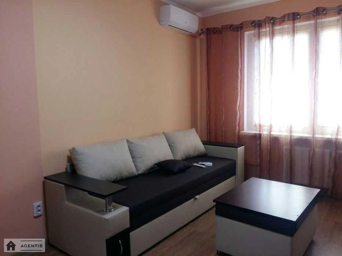 Apartment for rent 1 room, 37 m², 16th fl./25 floors. Sofiyi Rusovoyi vul., Kyiv. 