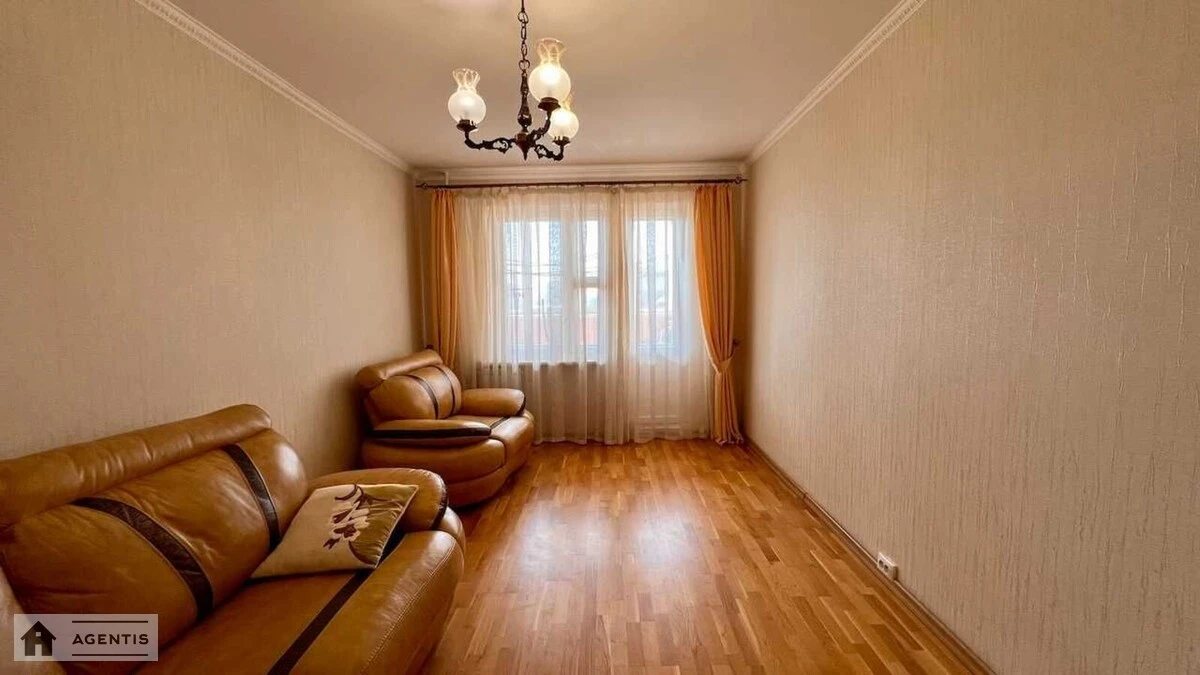 Сдам квартиру 3 комнаты, 68 m², 12 эт./16 этажей. 17, Правды 17, Киев. 