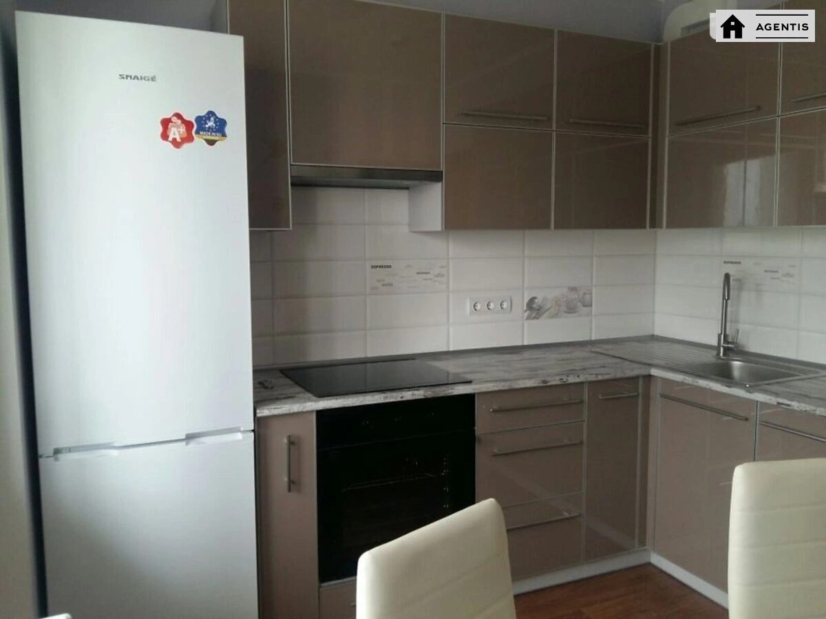 Сдам квартиру 1 комната, 37 m², 16 эт./25 этажей. 5, Софії Русової вул., Киев. 