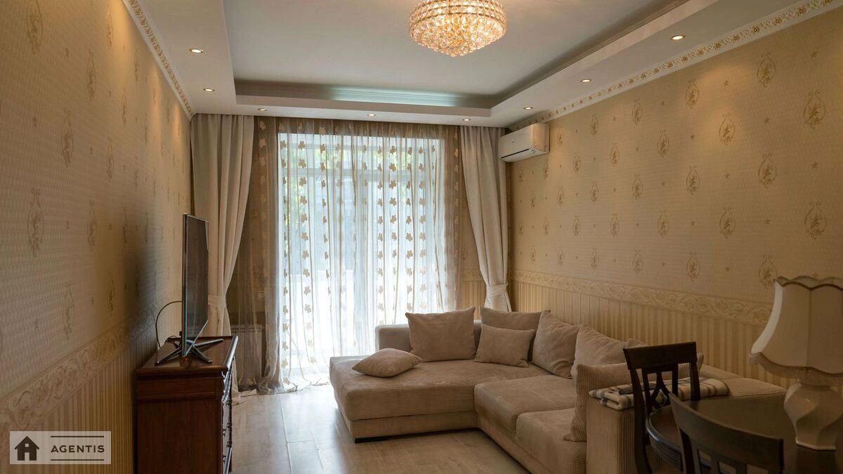 Apartment for rent 2 rooms, 62 m², 2nd fl./5 floors. 40, Mytropolyta Vasylya Lypkivskoho vul. Urytskoho, Kyiv. 