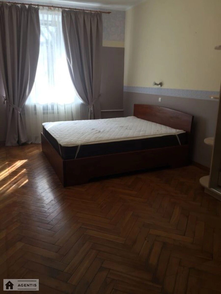 Здам квартиру 2 кімнати, 55 m², 2 пов./7 поверхів. 42, Гоголівська 42, Київ. 