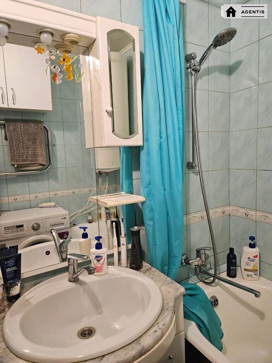 Сдам квартиру 1 комната, 40 m², 10 эт./16 этажей. 23, Олексія Тихого вул. (Виборзька), Киев. 