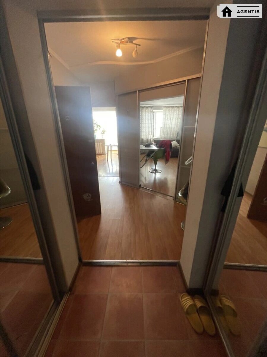 Apartment for rent 1 room, 49 m², 12th fl./15 floors. 10, Smilyanska 10, Kyiv. 