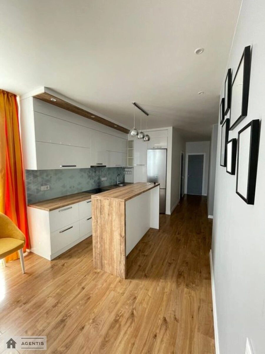 Здам квартиру 2 кімнати, 75 m², 9 пов./15 поверхів. Регенераторна, Київ. 