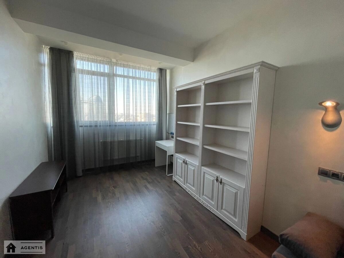 Apartment for rent 3 rooms, 79 m², 22nd fl./26 floors. Yevhena Konovaltsya vul. Shchorsa, Kyiv. 