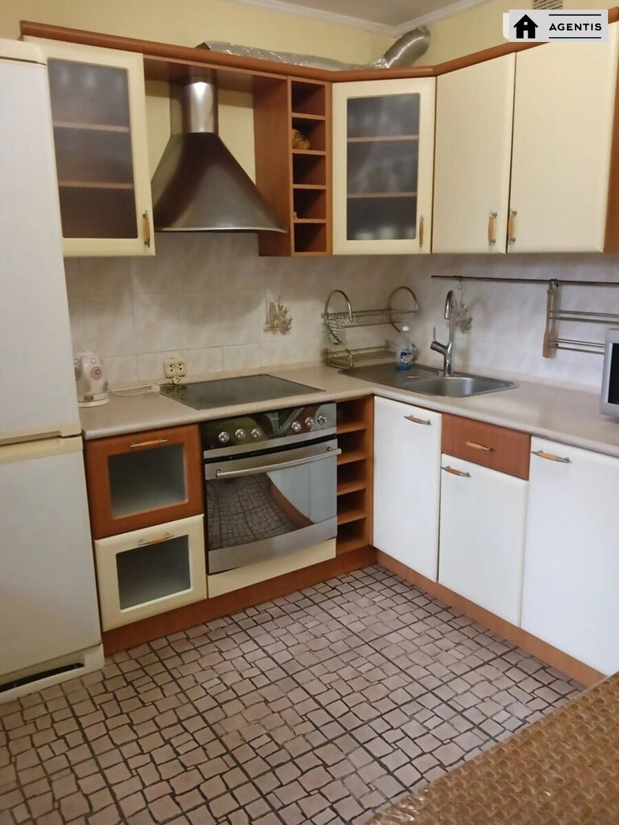 Apartment for rent 3 rooms, 70 m², 2nd fl./16 floors. 11, Golosiyivskiy 11, Kyiv. 