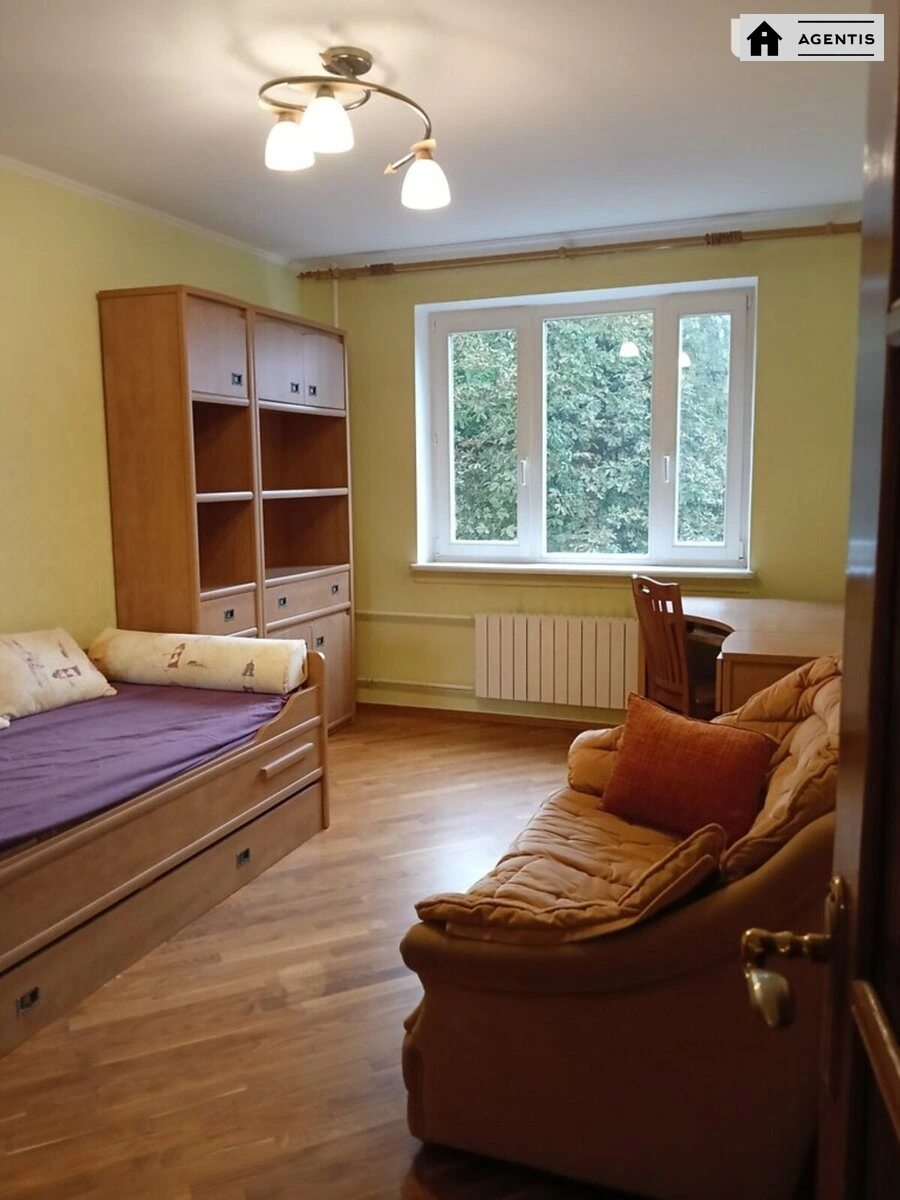 Apartment for rent 3 rooms, 70 m², 2nd fl./16 floors. 11, Golosiyivskiy 11, Kyiv. 