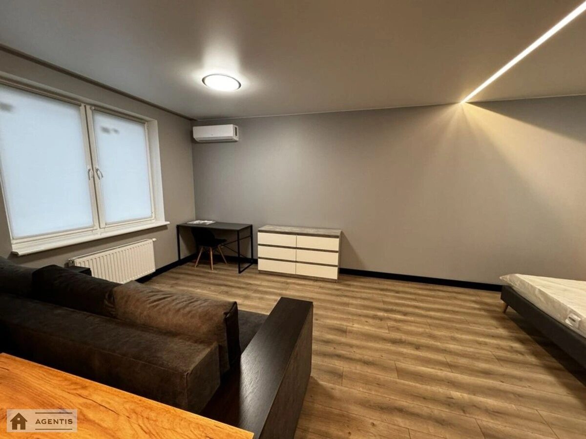 Apartment for rent 1 room, 42 m², 6th fl./16 floors. Serhiya Danchenka vul., Kyiv. 