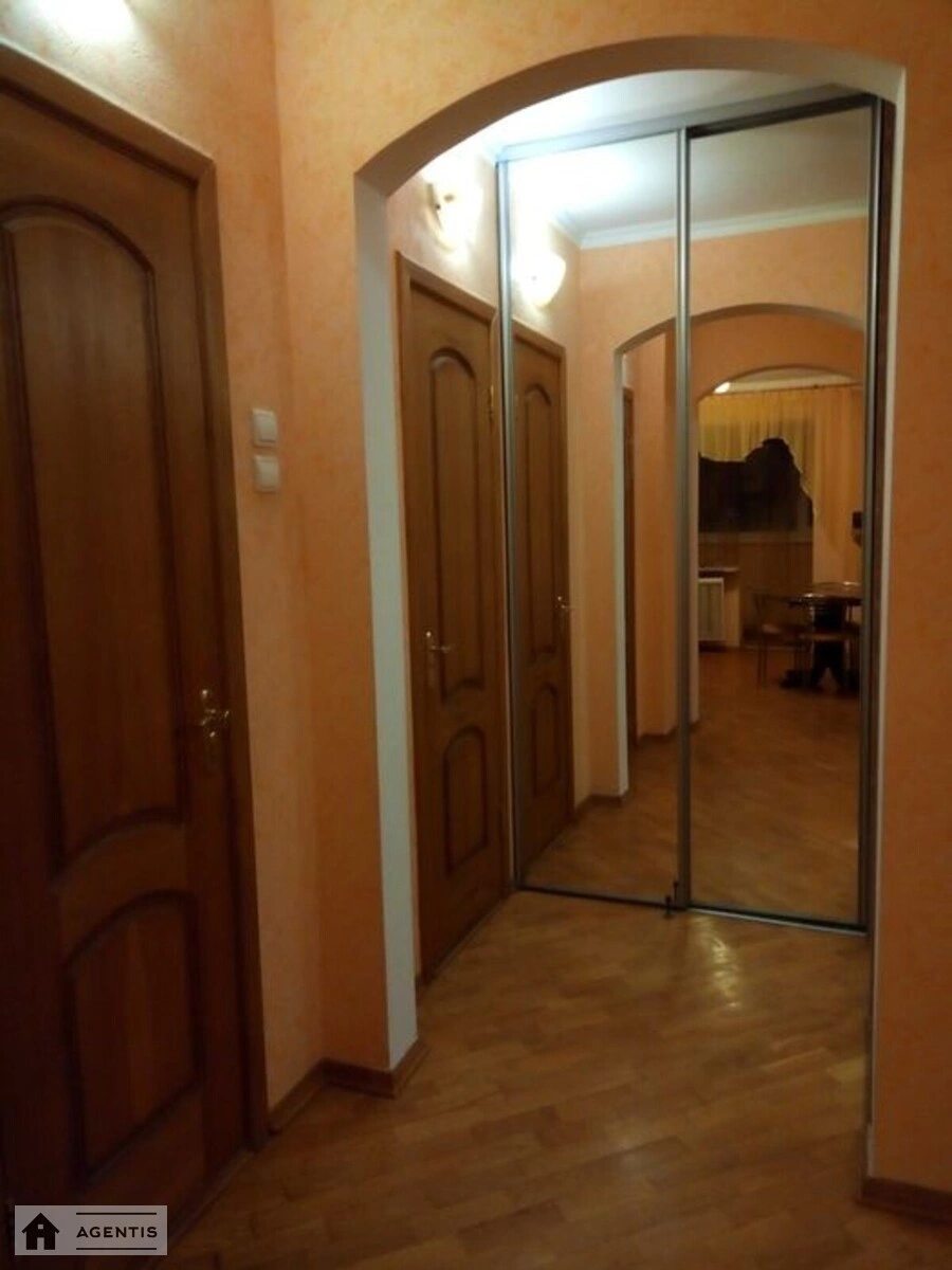 Здам квартиру 2 кімнати, 66 m², 16 пов./18 поверхів. Вишняківська, Київ. 