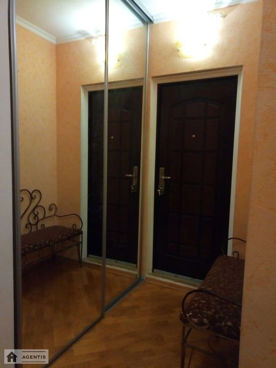 Apartment for rent 2 rooms, 66 m², 16th fl./18 floors. Vyshnyakivska, Kyiv. 