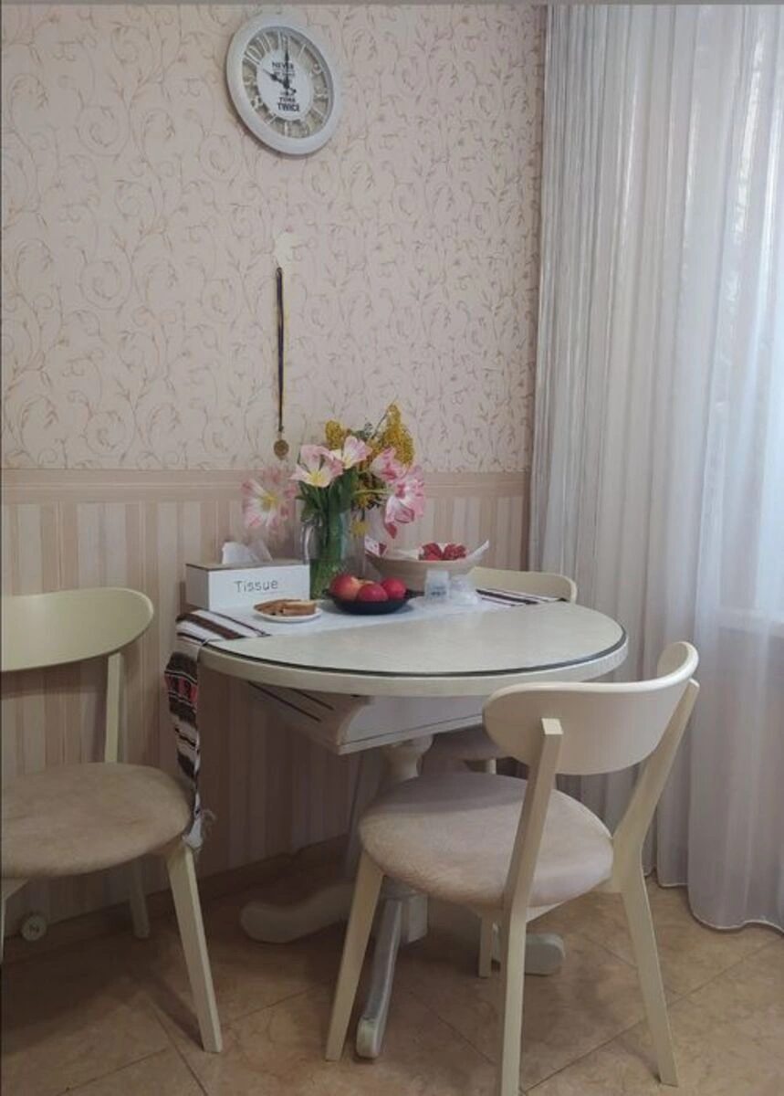 Apartment for rent 1 room, 37 m², 8th fl./10 floors. 46, Vadyma Hetmana ul., Kyiv. 