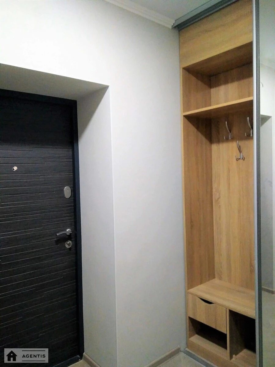 Здам квартиру 1 кімната, 40 m², 9 пов./10 поверхів. 39, Боголюбова вул., Київ. 