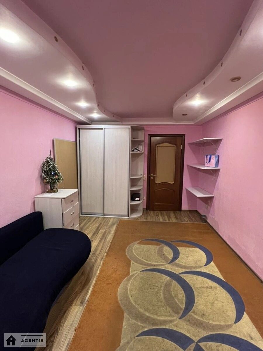 Сдам квартиру 2 комнаты, 60 m², 9 эт./9 этажей. Деснянский район, Киев. 