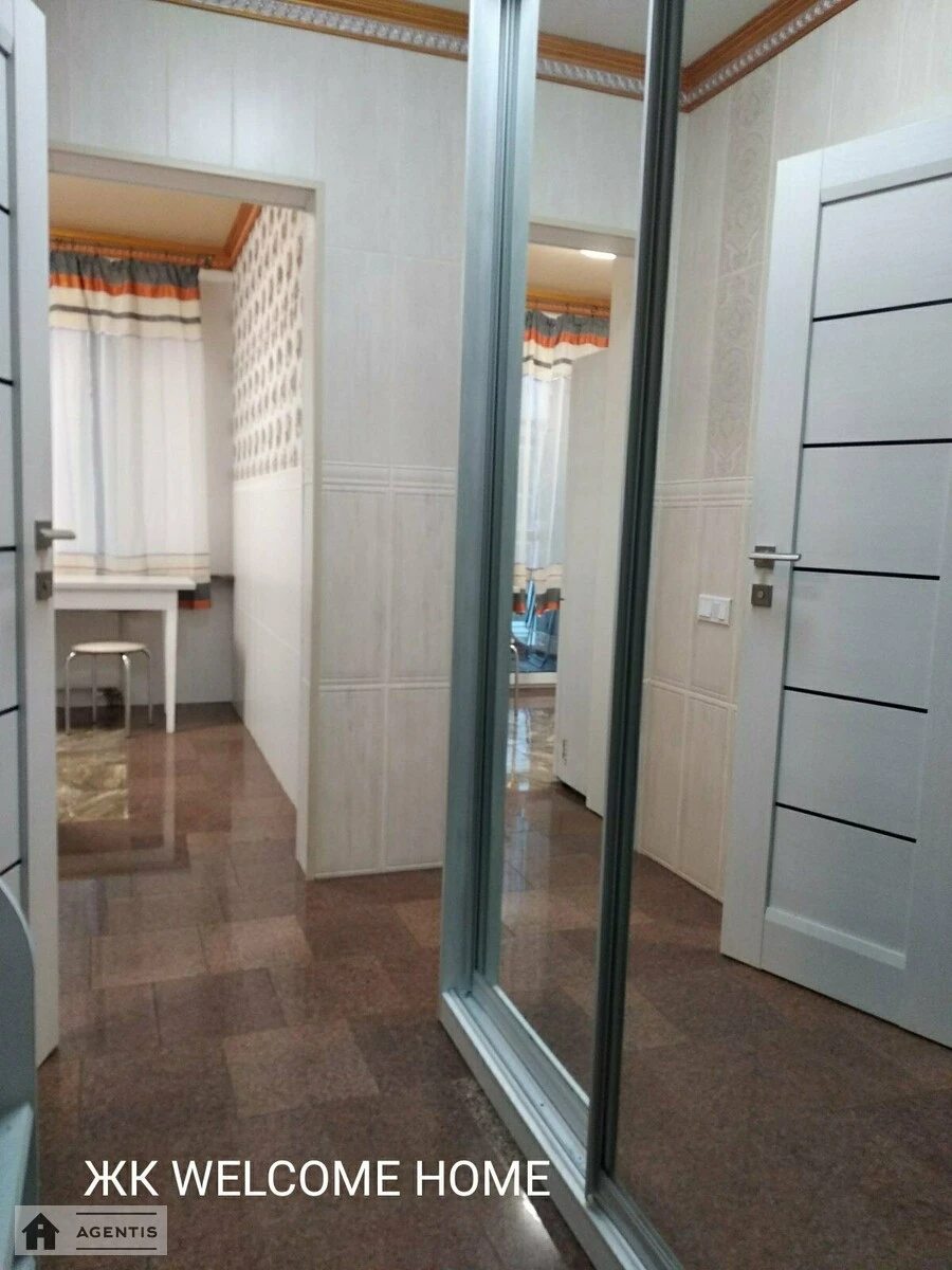 Apartment for rent 1 room, 38 m², 6th fl./6 floors. 75, Stecenka 75, Kyiv. 