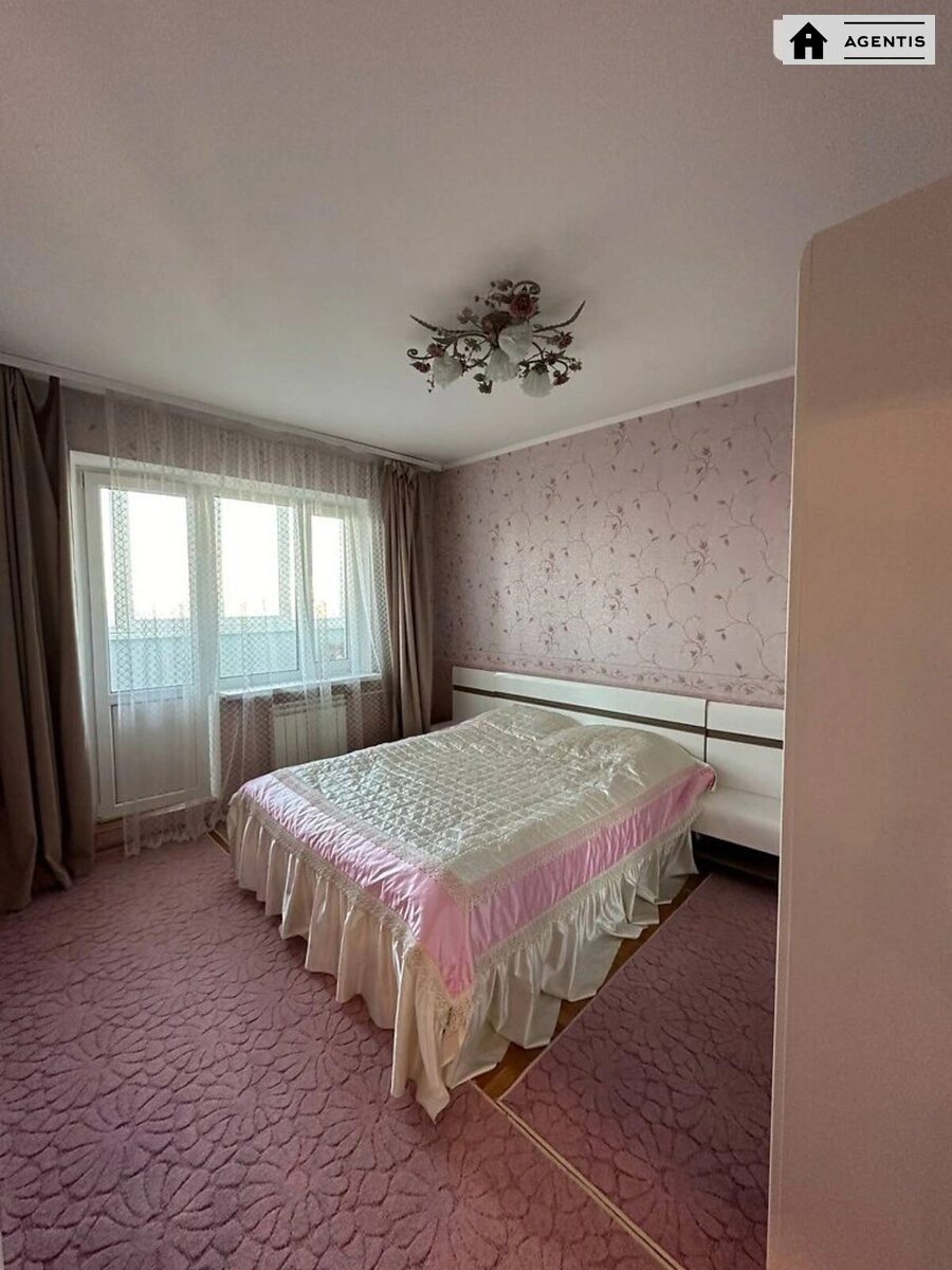 Apartment for rent 3 rooms, 72 m², 6th fl./15 floors. 18, Ichkerska vul. Hroznenska, Kyiv. 