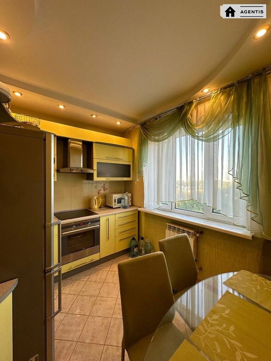 Apartment for rent 3 rooms, 72 m², 6th fl./15 floors. 18, Ichkerska vul. Hroznenska, Kyiv. 