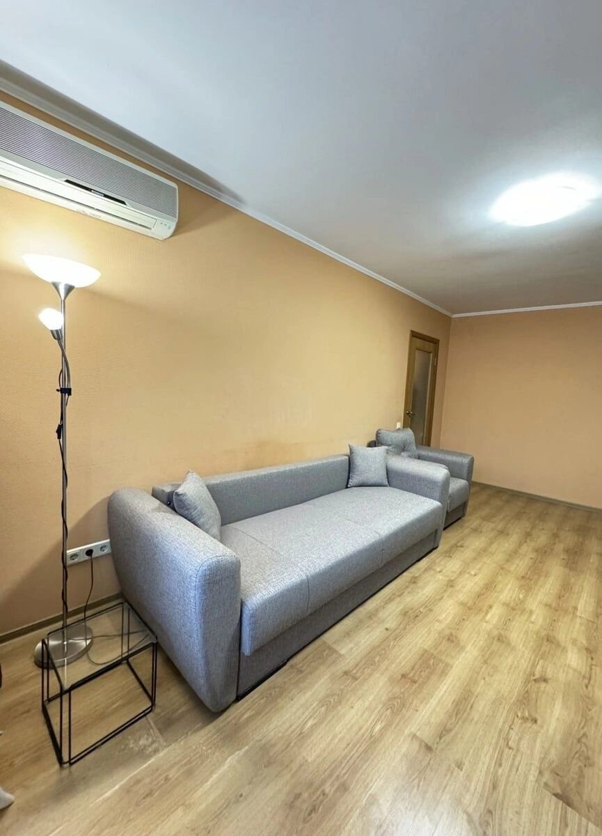 Apartment for rent 1 room, 40 m², 3rd fl./9 floors. Pecherskyy rayon, Kyiv. 