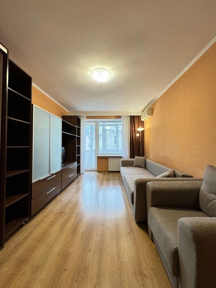 Apartment for rent 1 room, 40 m², 3rd fl./9 floors. Pecherskyy rayon, Kyiv. 