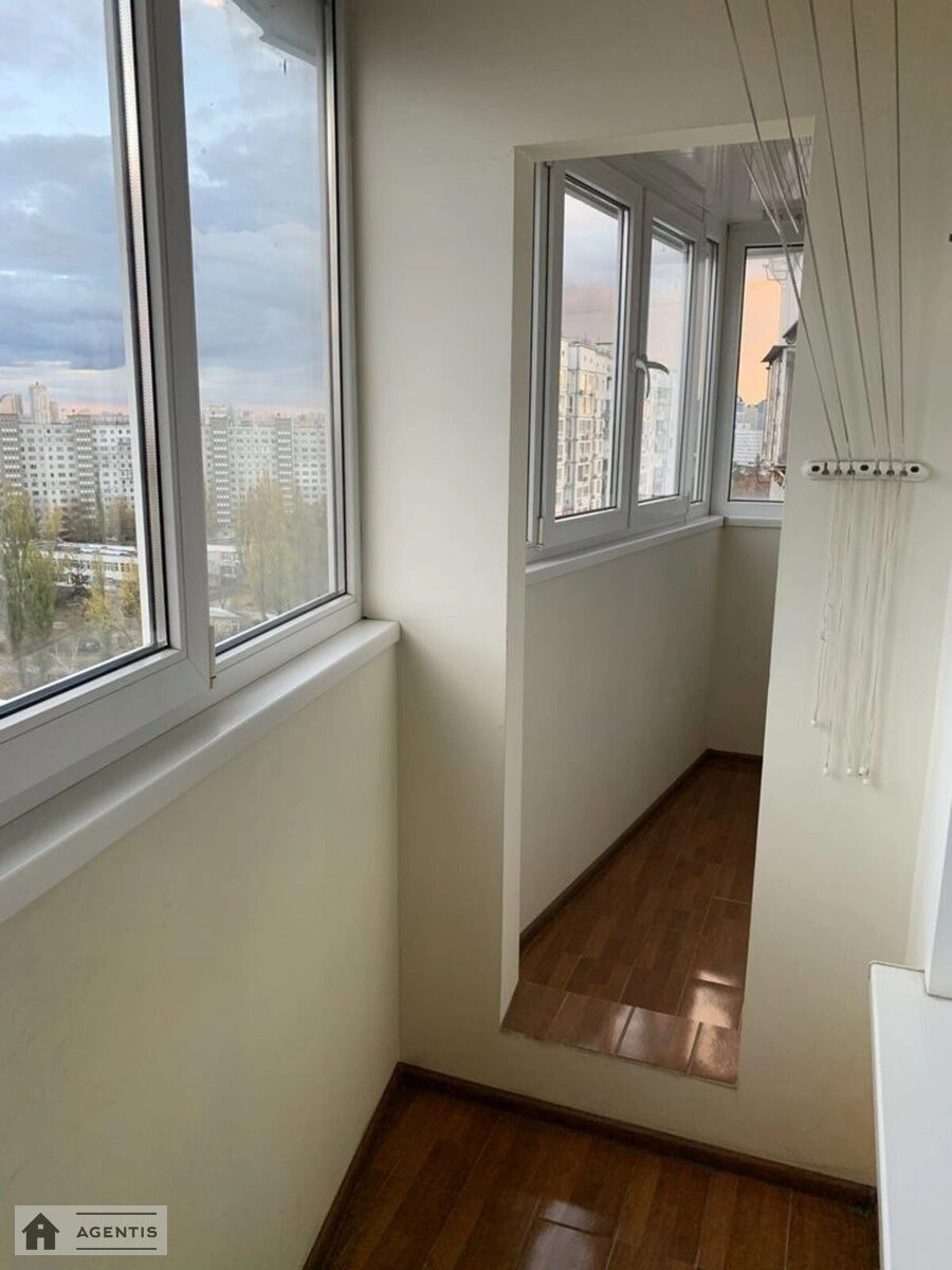 Apartment for rent 2 rooms, 45 m², 14th fl./16 floors. Desnyanskyy rayon, Kyiv. 