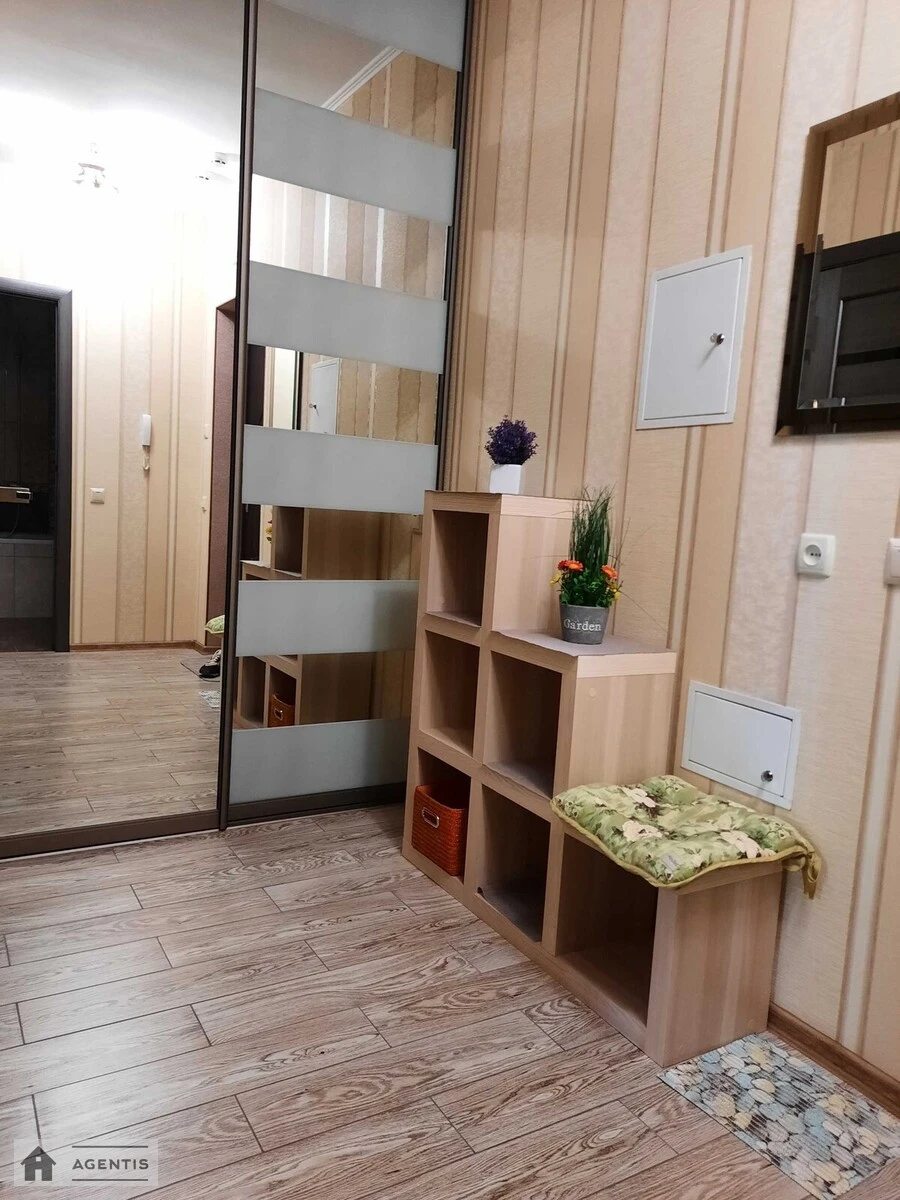 Apartment for rent 1 room, 44 m², 15th fl./19 floors. 38, Garmatna 38, Kyiv. 