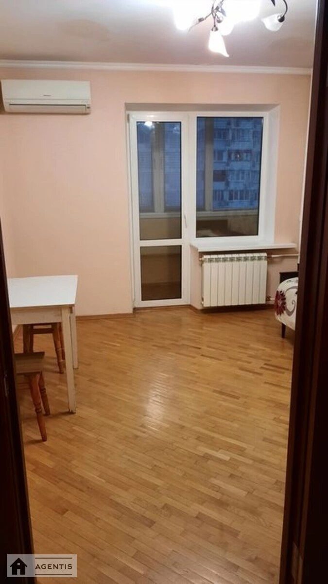 Сдам квартиру 2 комнаты, 69 m², 9 эт./16 этажей. 14, Миколи Ушакова вул., Киев. 