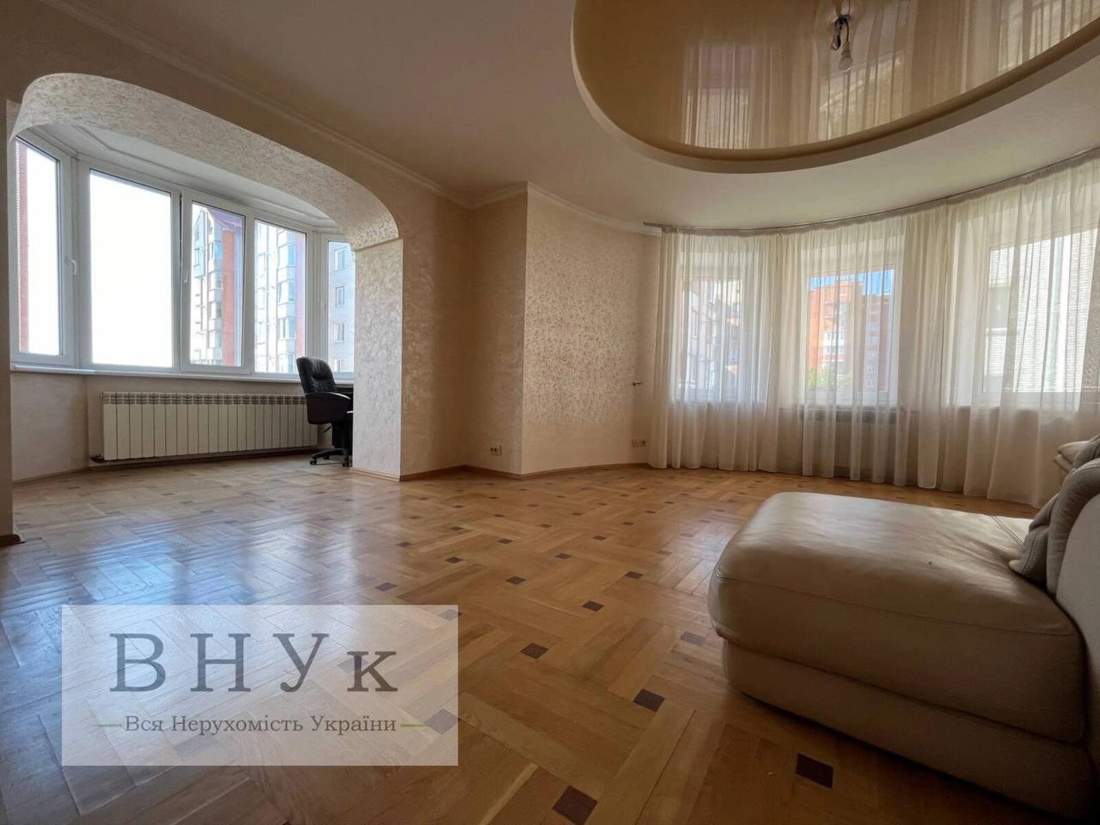 Продаж квартири 3 кімнати, 102 m², 2 пов./6 поверхів. Карпенка вул., Тернопіль. 