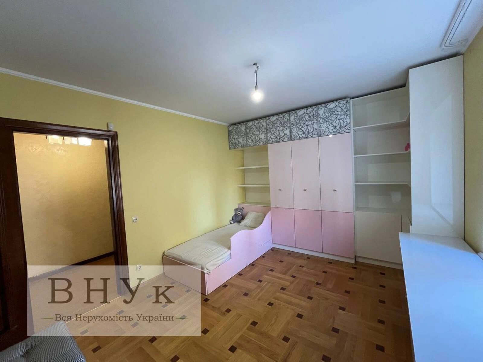 Apartments for sale 3 rooms, 102 m², 2nd fl./6 floors. Karpenka vul., Ternopil. 