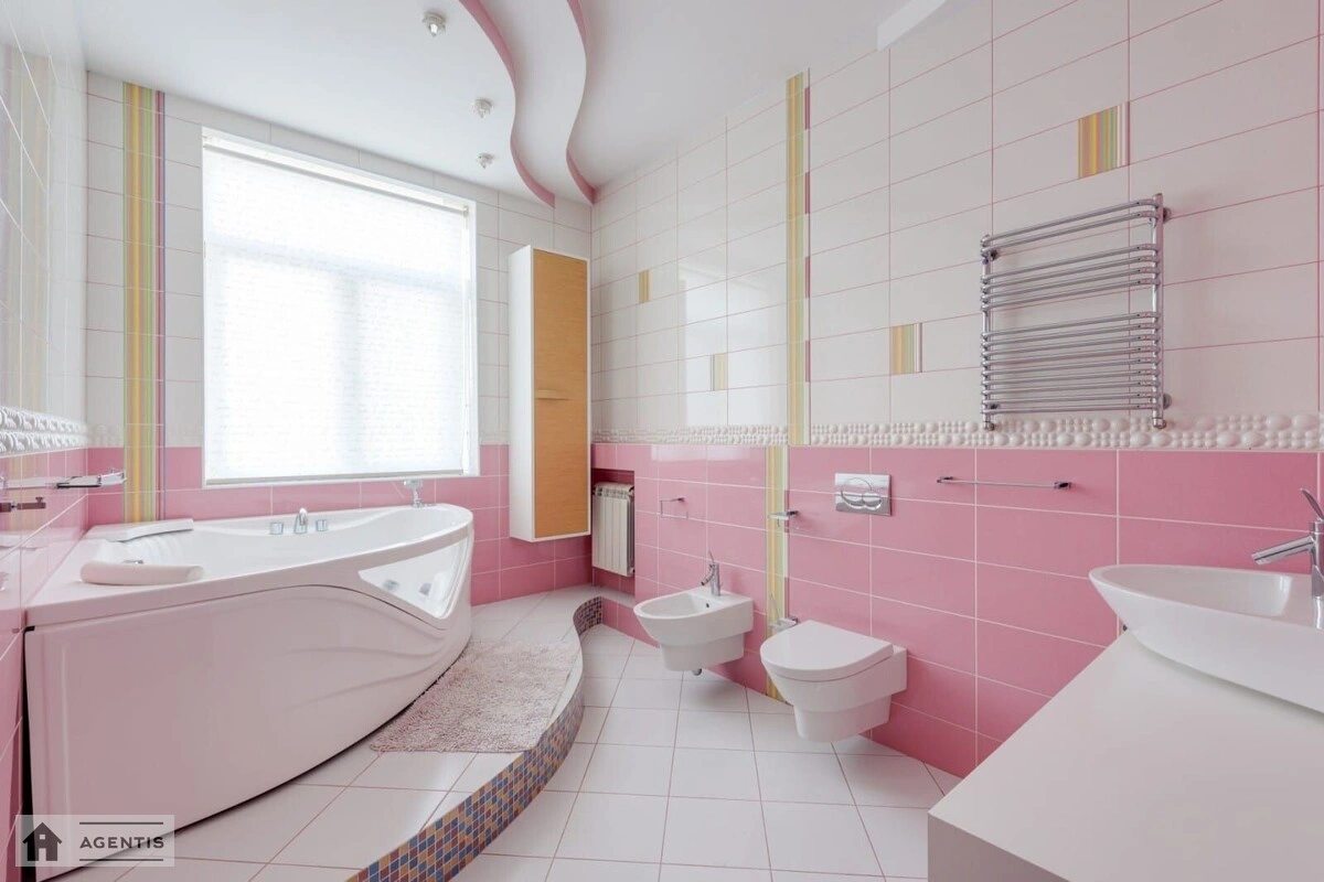 Apartment for rent 3 rooms, 115 m², 3rd fl./10 floors. Kudryavskiy, Kyiv. 