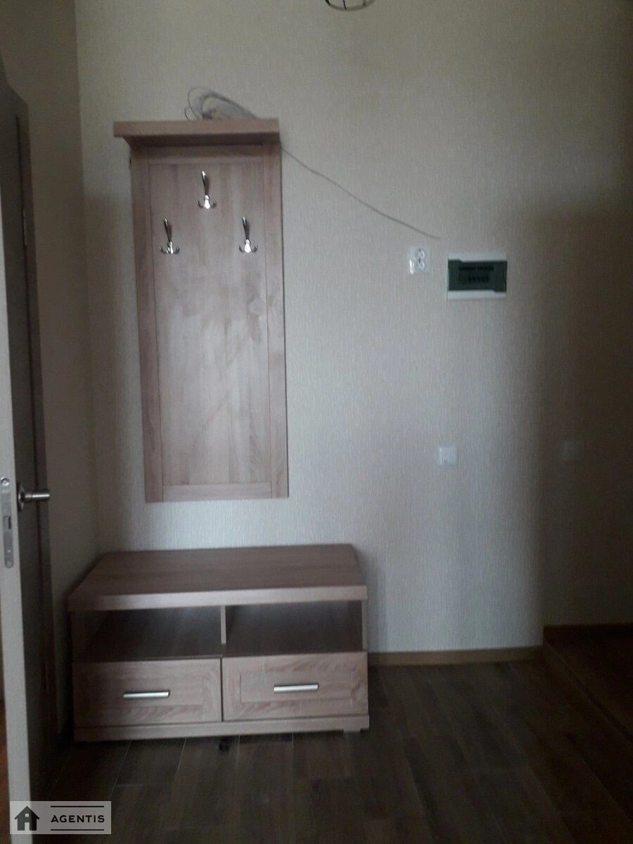 Apartment for rent 1 room, 33 m², 7th fl./12 floors. 127, Kamyanska vul. Dniprodzerzhynska, Kyiv. 