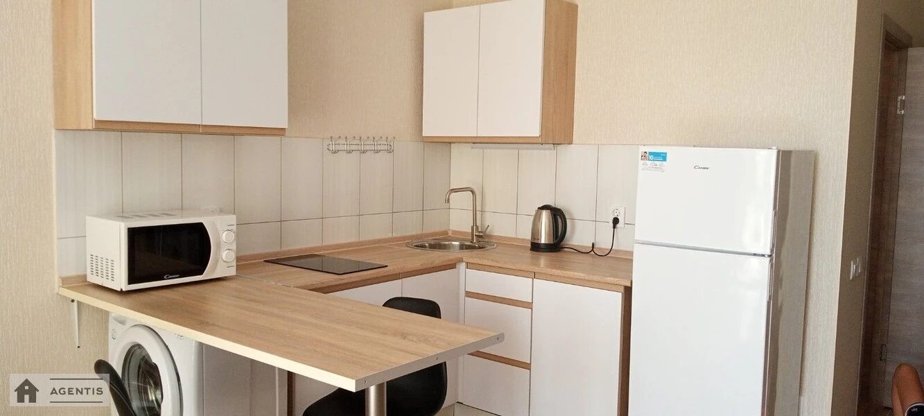 Сдам квартиру 1 комната, 33 m², 7 эт./12 этажей. 127, Камянська вул. (Дніпродзержинська), Киев. 