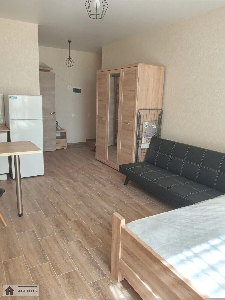 Сдам квартиру 1 комната, 33 m², 7 эт./12 этажей. 127, Камянська вул. (Дніпродзержинська), Киев. 