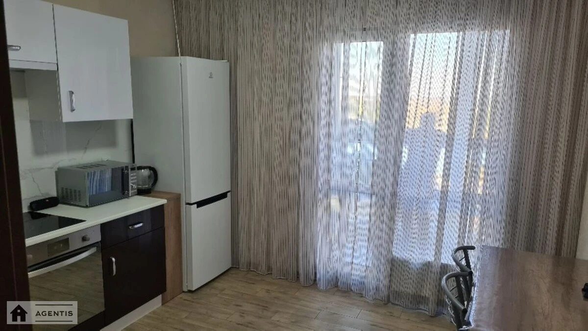 Apartment for rent 1 room, 50 m², 19th fl./24 floors. Revutckogo, Kyiv. 