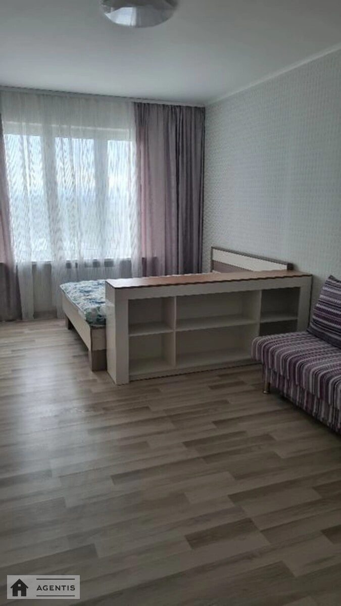 Apartment for rent 1 room, 50 m², 19th fl./24 floors. Revutckogo, Kyiv. 