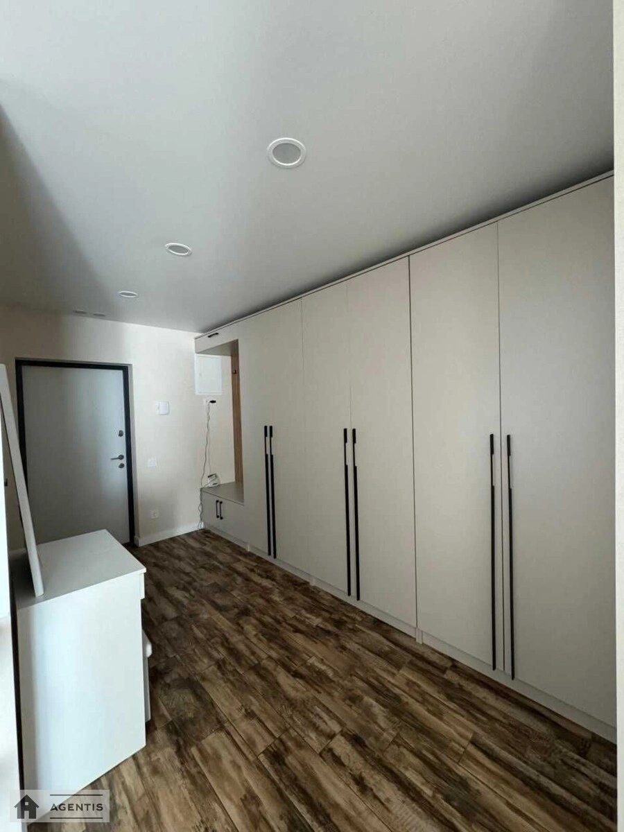 Сдам квартиру 1 комната, 46 m², 24 эт./27 этажей. 1, Генерала Наумова вул., Киев. 