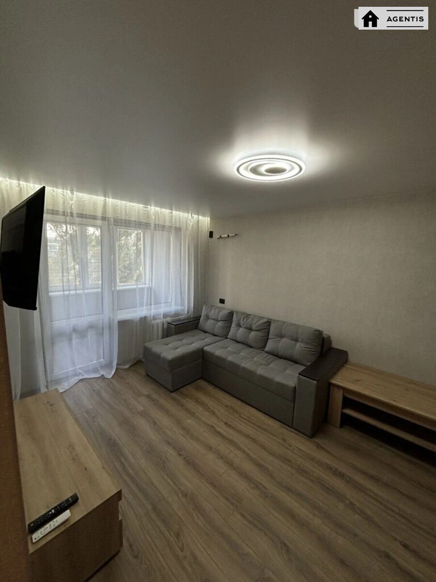 Apartment for rent 2 rooms, 46 m², 7th fl./9 floors. Lesia Kurbasa, Kyiv. 