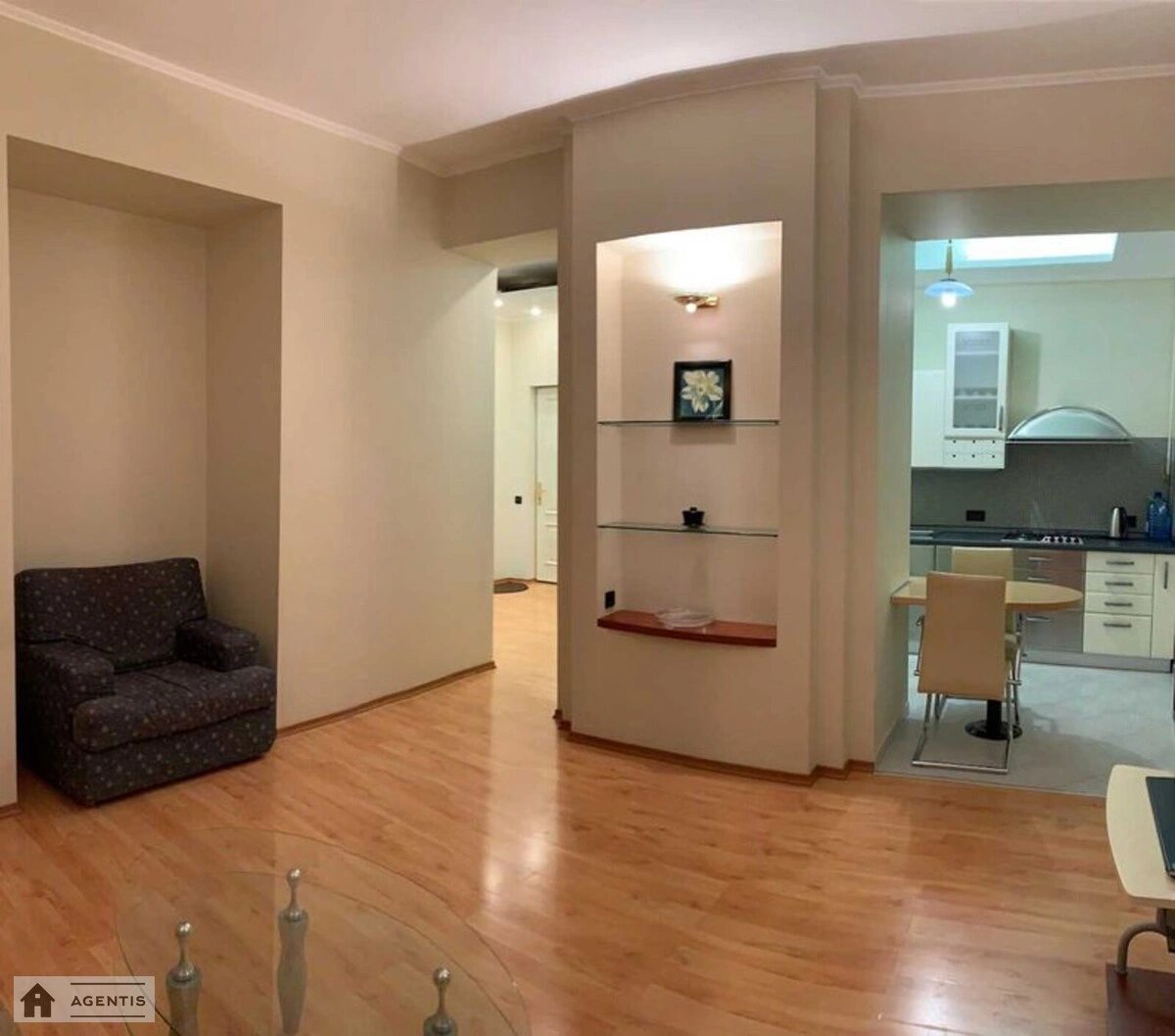 Apartment for rent 3 rooms, 80 m², 2nd fl./7 floors. Shevchenkivskyy rayon, Kyiv. 