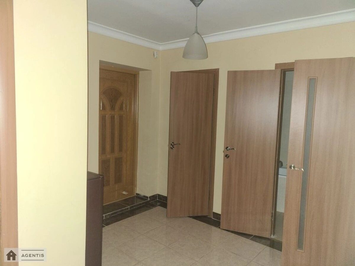 Apartment for rent 2 rooms, 60 m², 11th fl./15 floors. 83, Hiyoma de Boplana vul. Vasylya Bozhenka, Kyiv. 