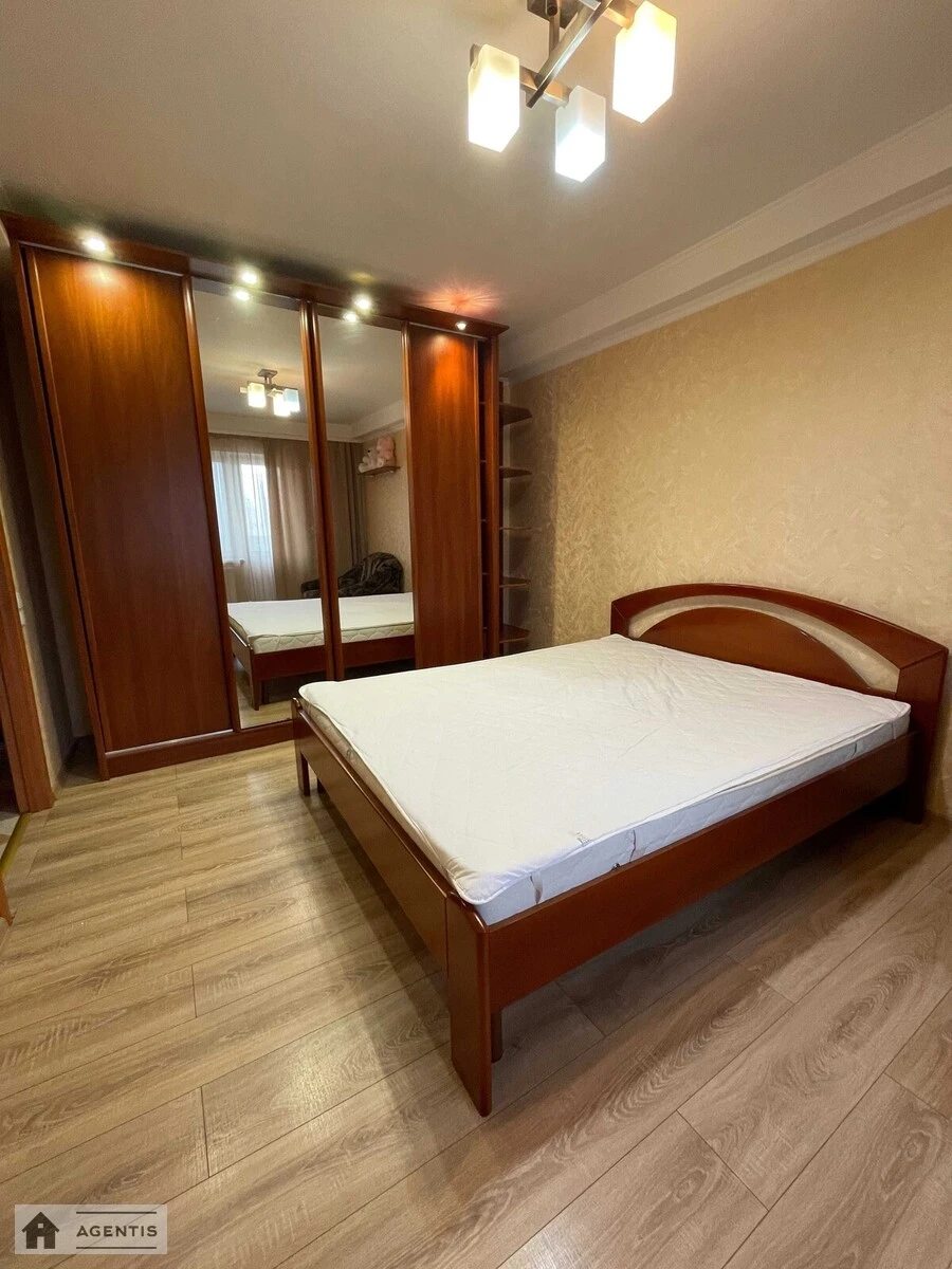 Apartment for rent 1 room, 32 m², 5th fl./9 floors. 5, Mezhova 5, Kyiv. 