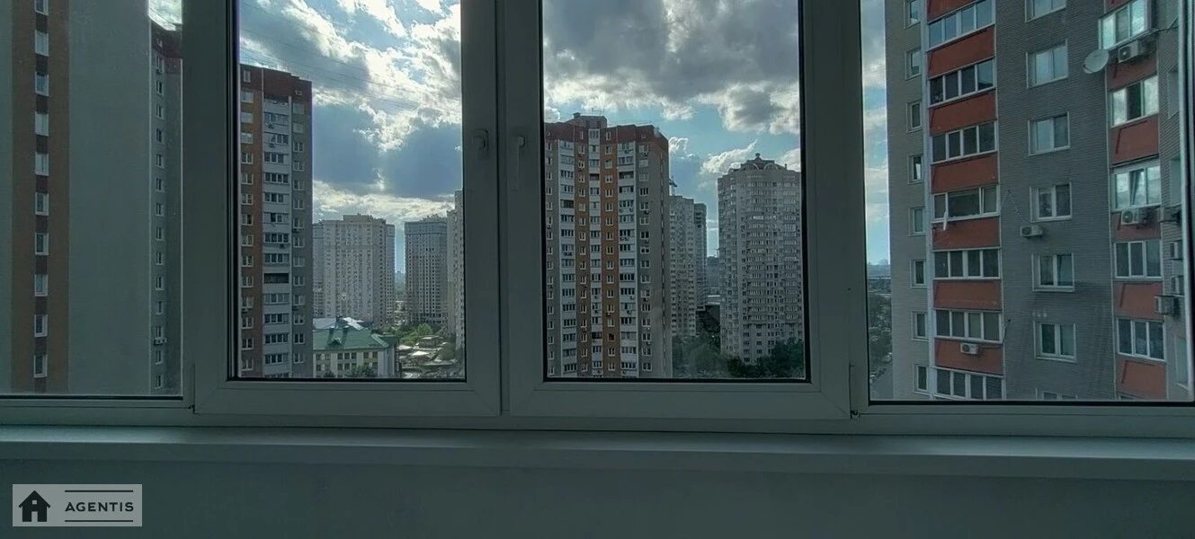 Сдам квартиру 2 комнаты, 74 m², 13 эт./23 этажа. Дарницкий район, Киев. 