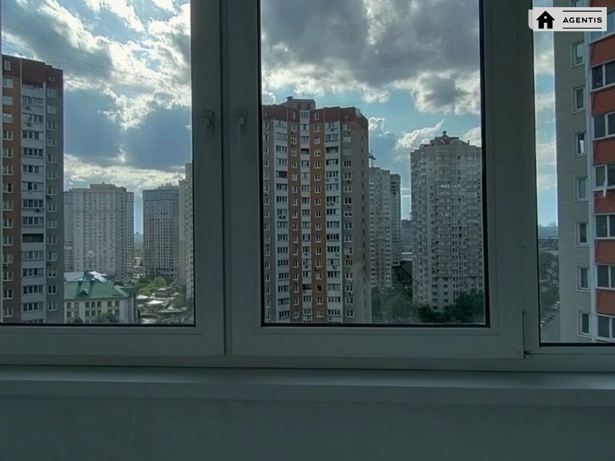 Сдам квартиру 2 комнаты, 74 m², 13 эт./25 этажей. 34, Урловская 34, Киев. 