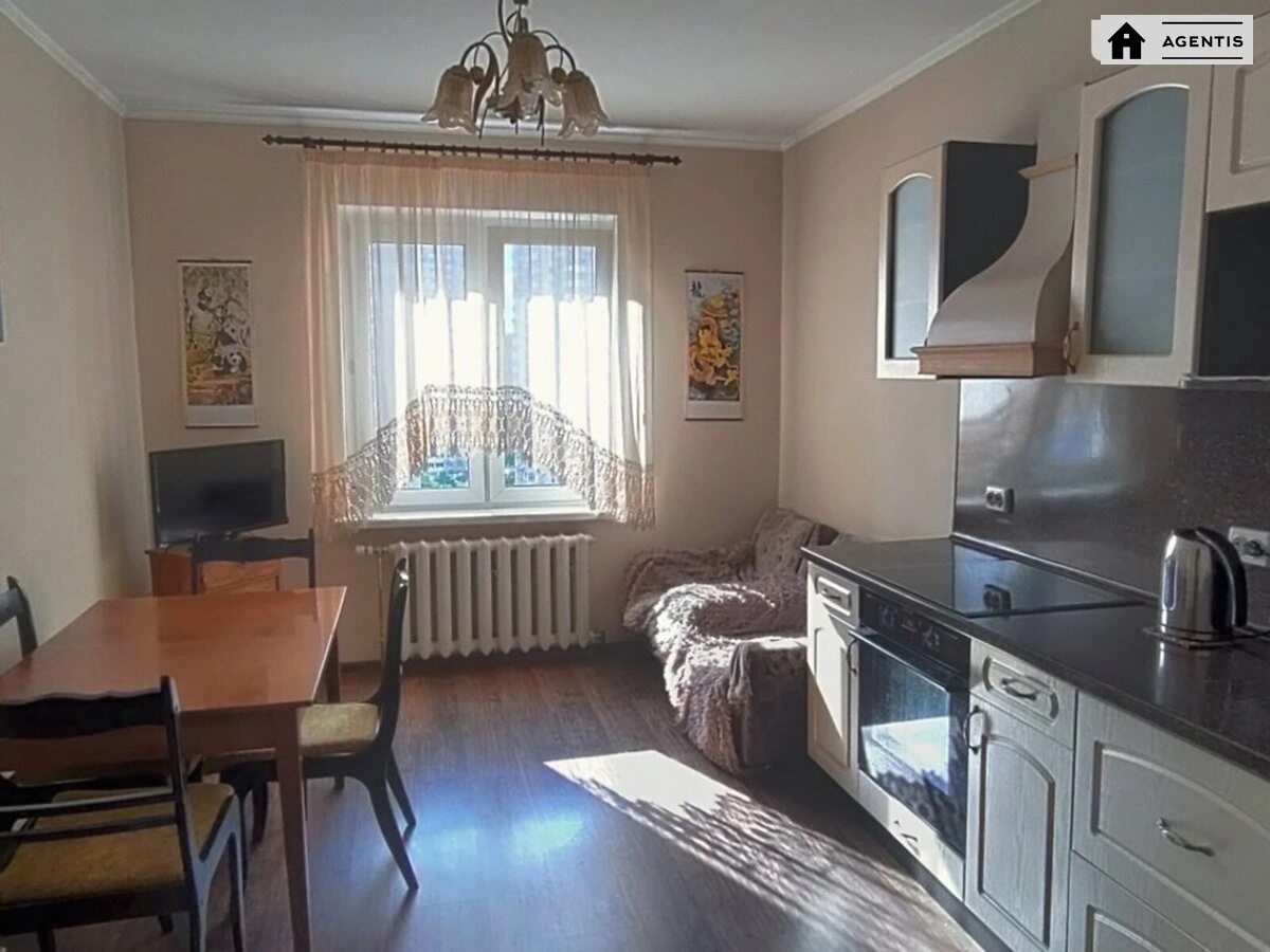 Сдам квартиру 2 комнаты, 74 m², 13 эт./25 этажей. 34, Урловская 34, Киев. 