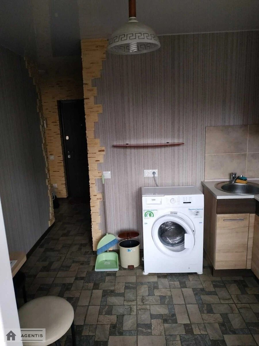 Сдам квартиру 1 комната, 34 m², 5 эт./16 этажей. Георгія Гонгадзе просп., Киев. 